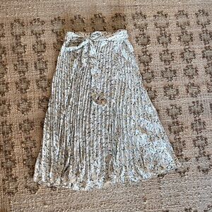 Floral Print Pleated Skirt